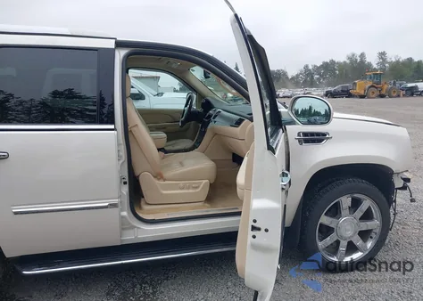 2007 Cadillac Escalade Standard z USA, uszkodzony, nr VIN 1GYFK638X7R315865